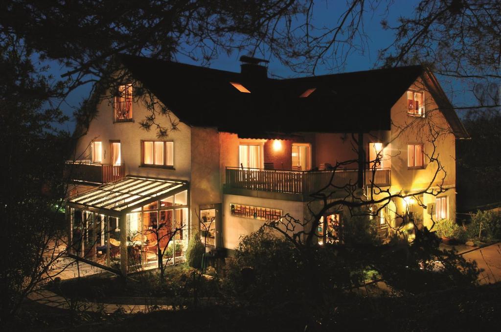 Hotel Gastehaus-Weingut Loersch Leiwen Exteriér fotografie